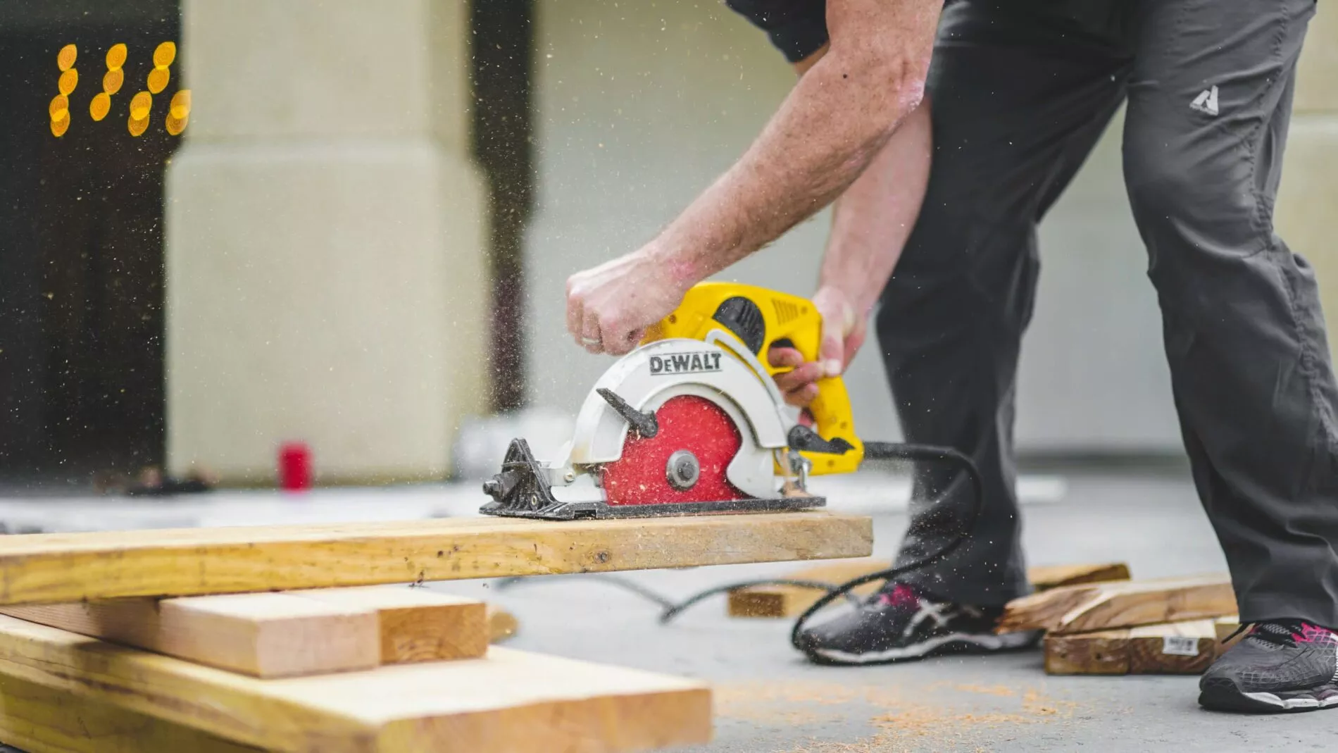 Handyman Bild von Greyson Joralemon